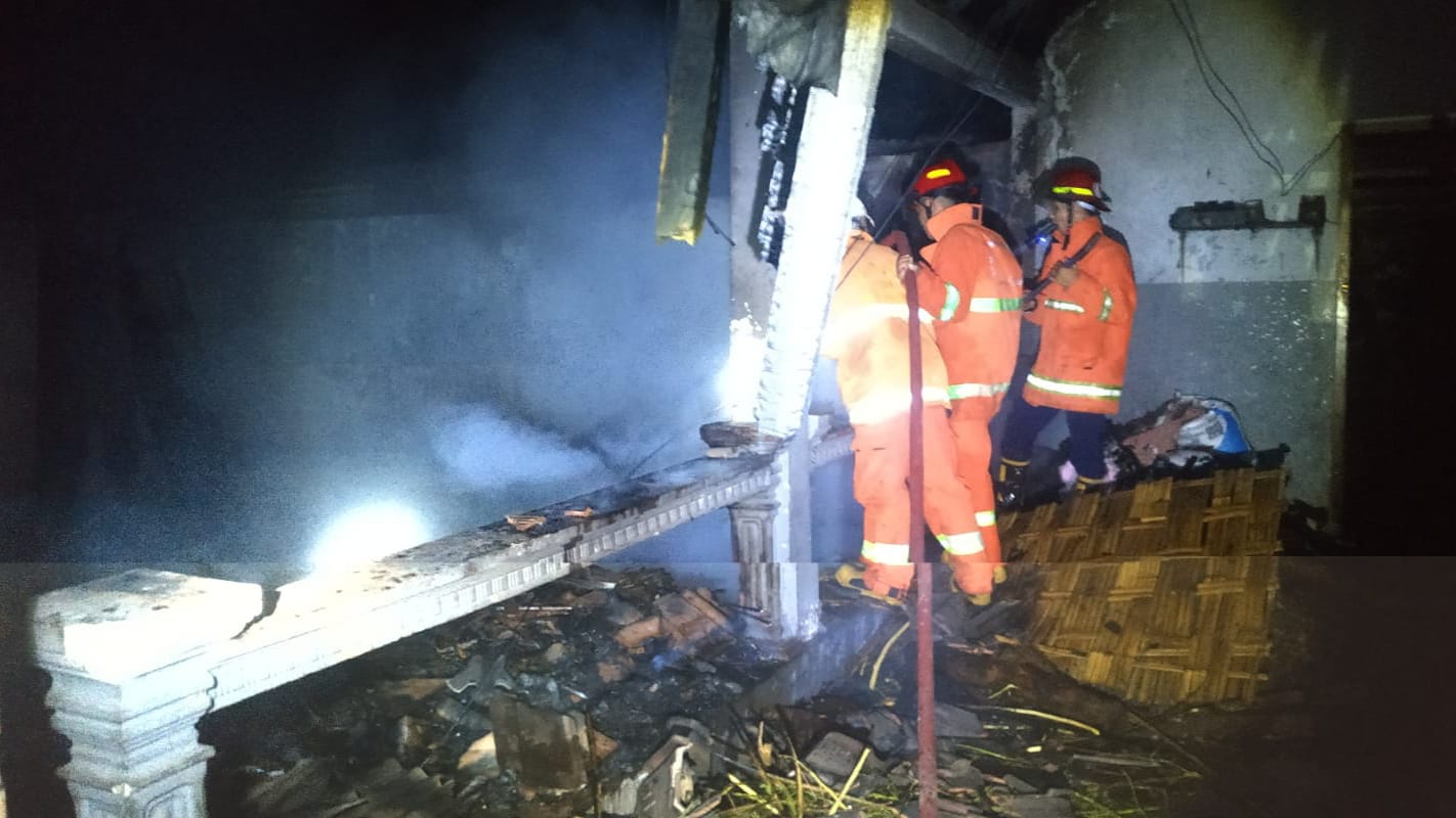 Kebakaran Kandang Kambing di Desa Buluagung Karangan, Wedus Selamat Tapi Kerugian Capai Rp20 Juta